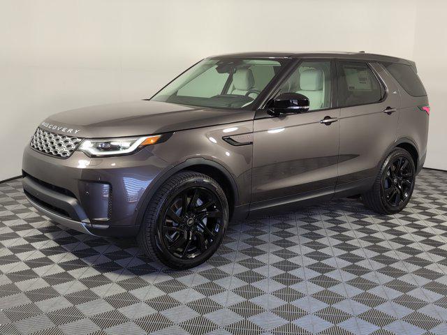 new 2025 Land Rover Discovery car, priced at $71,118