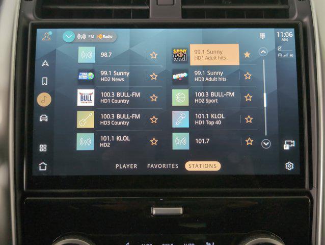 used 2024 Land Rover Discovery car, priced at $58,402
