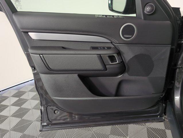 new 2025 Land Rover Discovery car, priced at $76,728