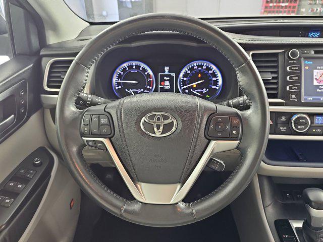 used 2014 Toyota Highlander car, priced at $12,999