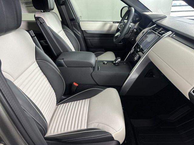 new 2024 Land Rover Discovery car, priced at $72,258