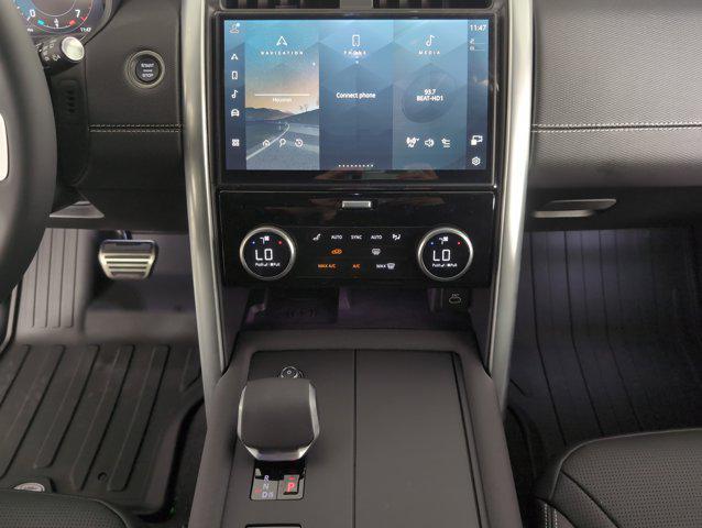 new 2025 Land Rover Discovery car, priced at $72,243