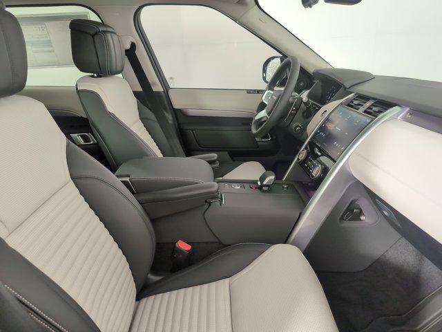 new 2025 Land Rover Discovery car, priced at $73,518