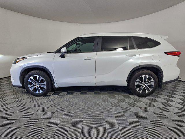 used 2023 Toyota Highlander car, priced at $37,498