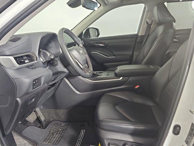 used 2023 Toyota Highlander car, priced at $37,498