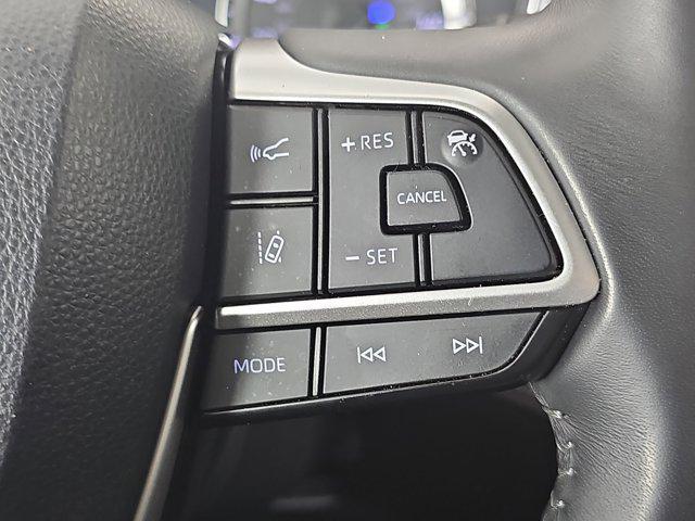 used 2023 Toyota Highlander car, priced at $37,498