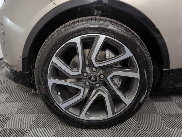 new 2025 Land Rover Discovery car, priced at $76,128
