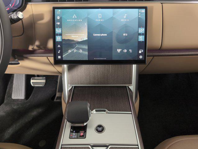 new 2025 Land Rover Range Rover car, priced at $115,695