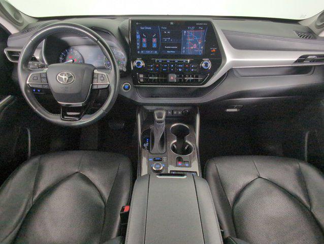 used 2021 Toyota Highlander car, priced at $30,997