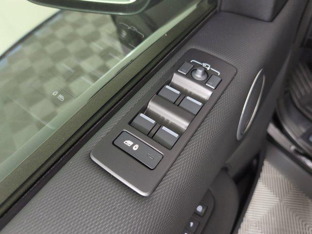 new 2025 Land Rover Discovery car, priced at $78,068