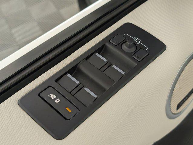 used 2023 Land Rover Discovery car, priced at $39,996