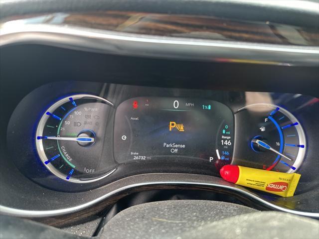 used 2022 Chrysler Pacifica Hybrid car