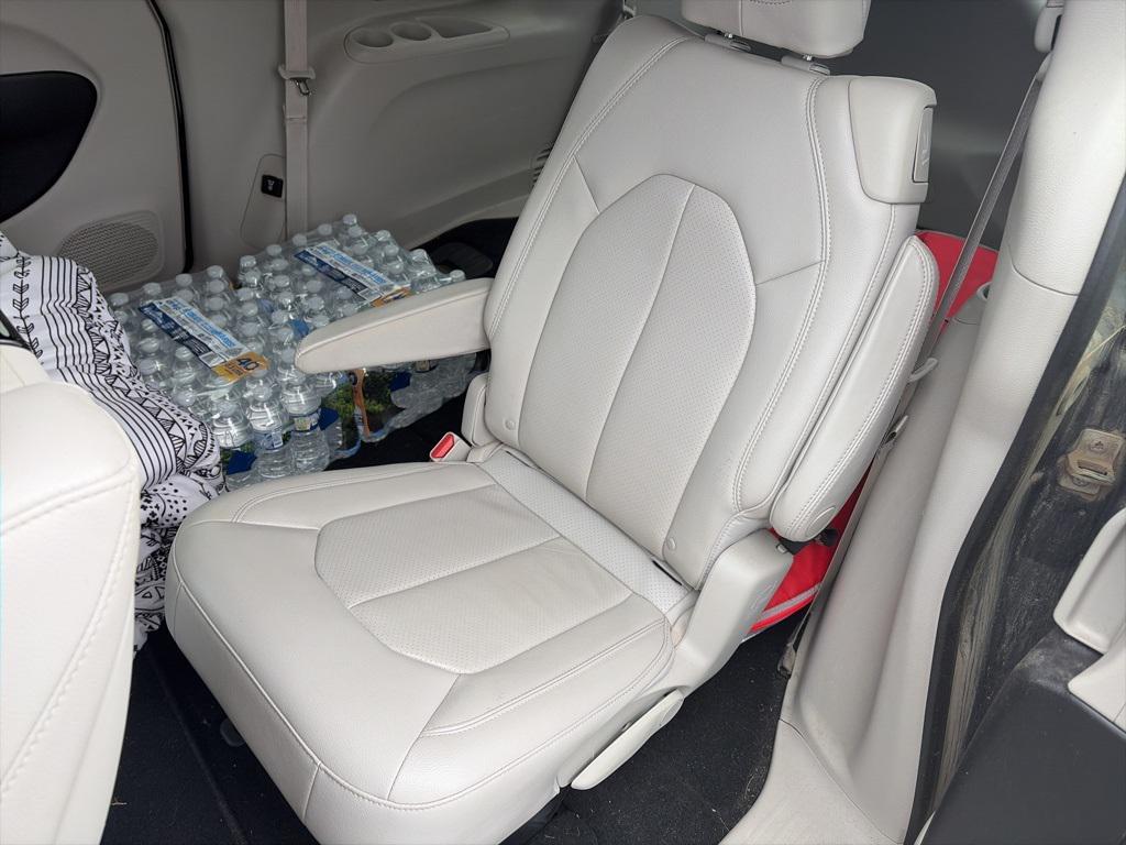 used 2017 Chrysler Pacifica car, priced at $14,995