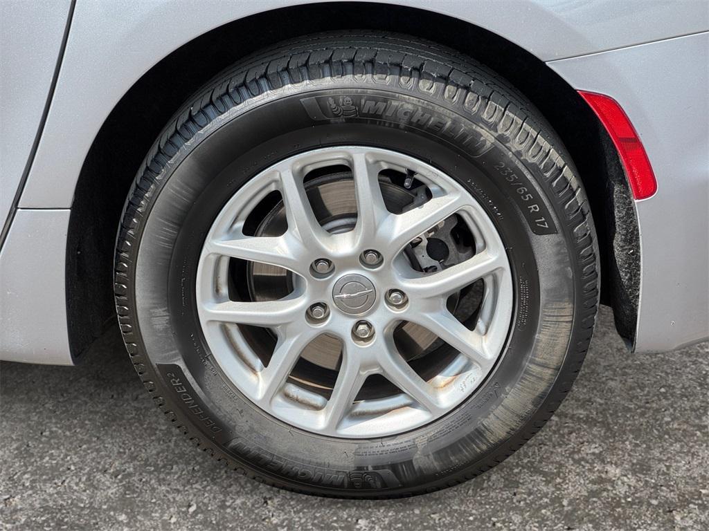 used 2020 Chrysler Pacifica car, priced at $14,695