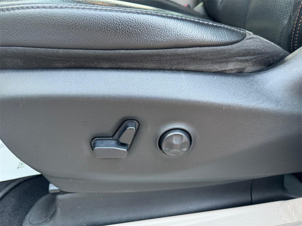 used 2020 Chrysler Pacifica car, priced at $14,695