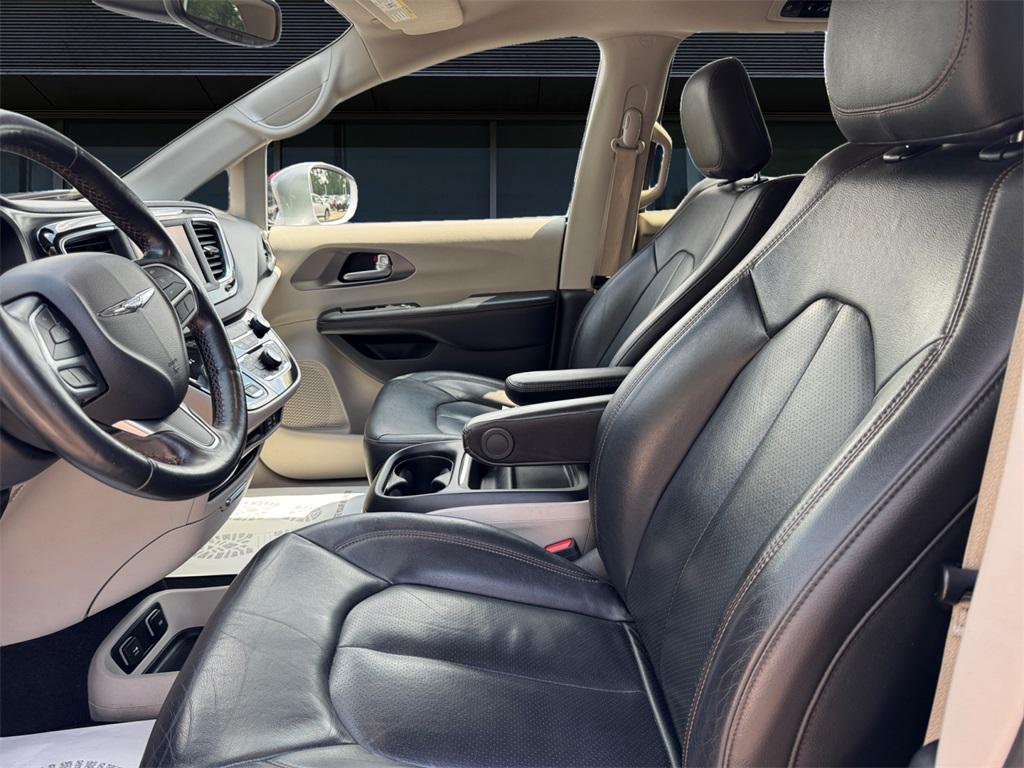 used 2020 Chrysler Pacifica car, priced at $14,695