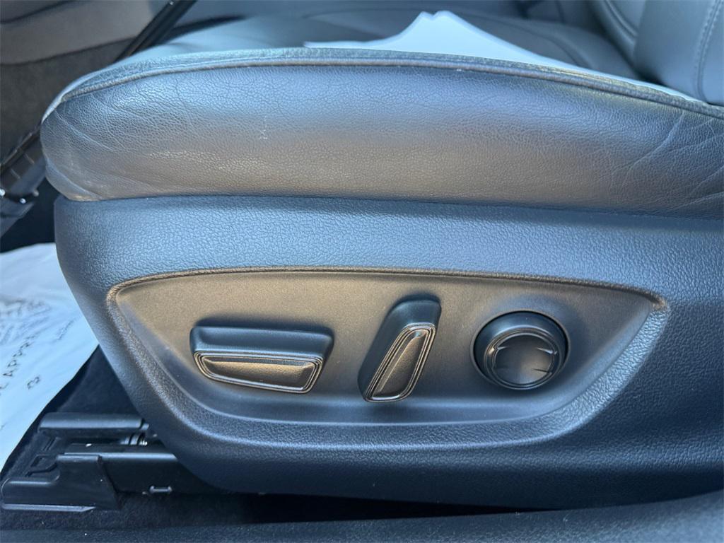 used 2019 Toyota Avalon Hybrid car, priced at $23,995