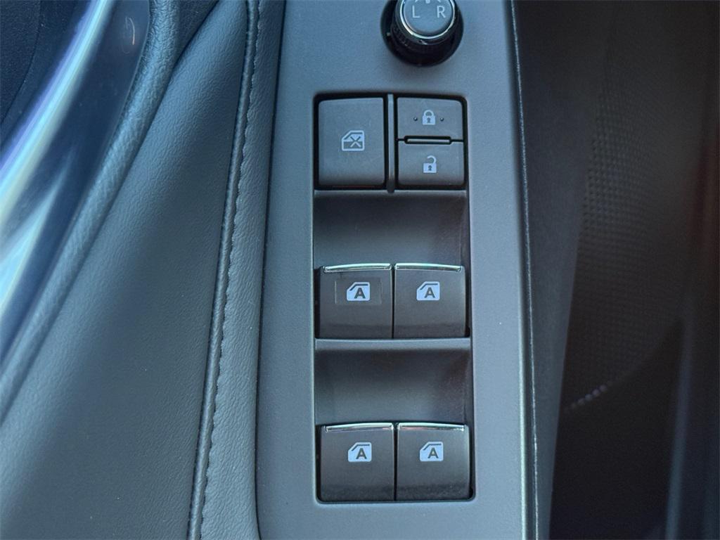 used 2019 Toyota Avalon Hybrid car, priced at $23,995