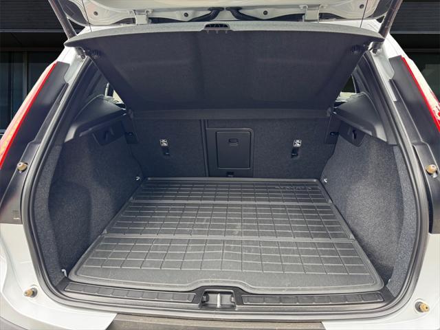 used 2022 Volvo XC40 car, priced at $30,295