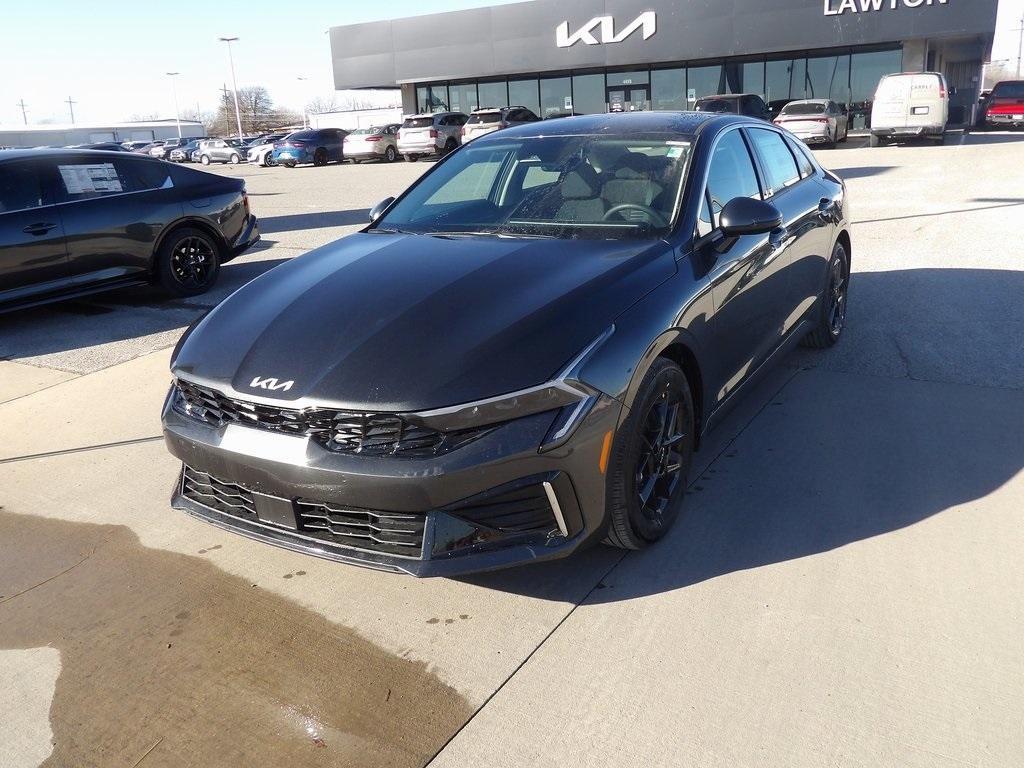 new 2025 Kia K5 car, priced at $27,080