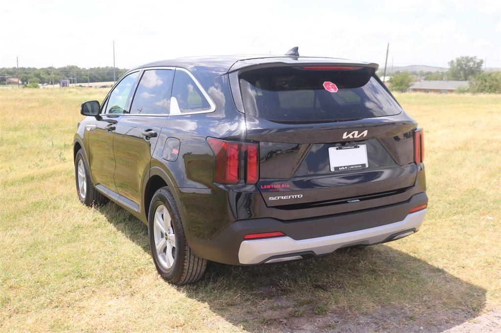 new 2025 Kia Sorento car, priced at $33,590