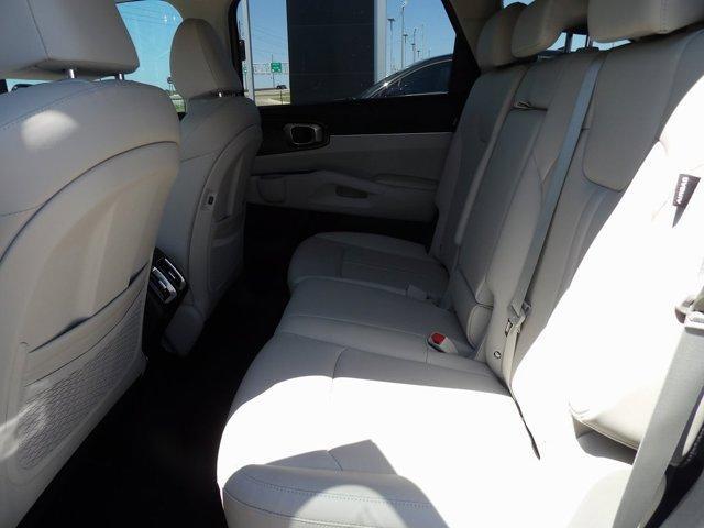 new 2025 Kia Sorento car, priced at $36,825