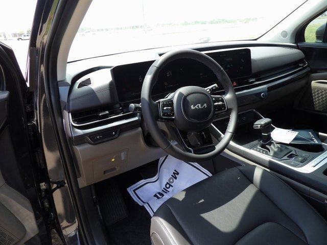 new 2025 Kia Carnival car, priced at $38,500