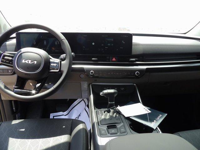 new 2025 Kia Carnival car, priced at $38,500