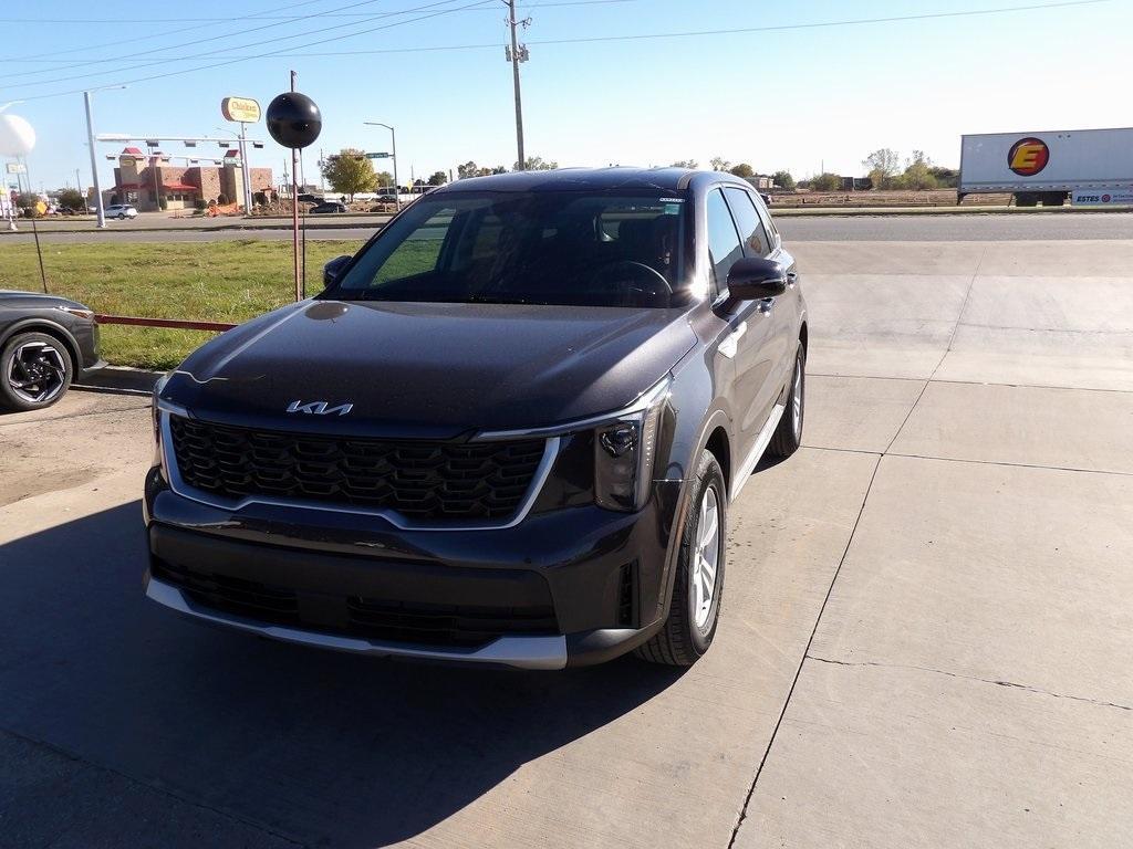 new 2025 Kia Sorento car, priced at $33,590