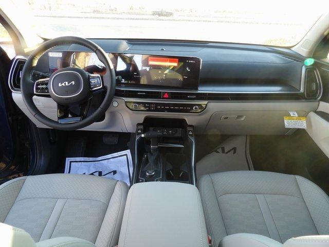 new 2025 Kia Sorento car, priced at $35,702