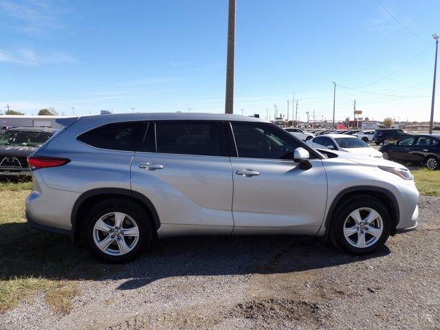 used 2021 Toyota Highlander car, priced at $26,000