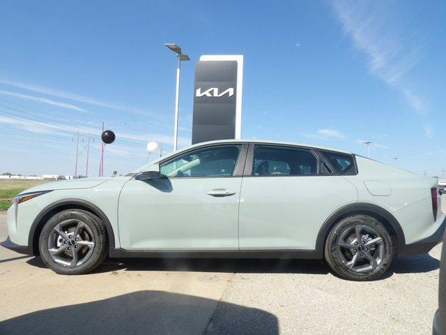 new 2025 Kia K4 car, priced at $25,076
