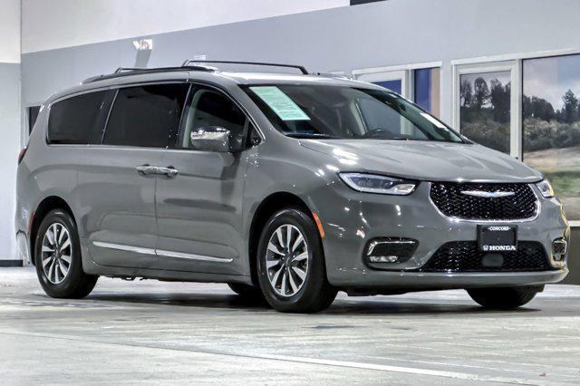 used 2021 Chrysler Pacifica Hybrid car, priced at $24,999
