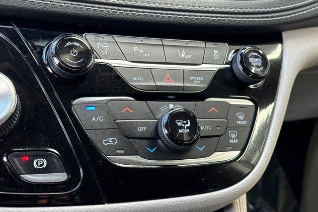 used 2021 Chrysler Pacifica Hybrid car, priced at $24,999