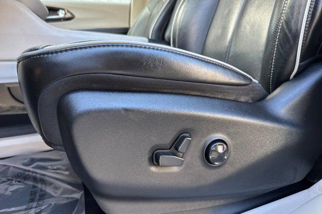 used 2021 Chrysler Pacifica Hybrid car, priced at $24,999