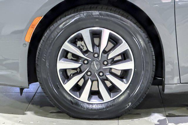 used 2021 Chrysler Pacifica Hybrid car, priced at $24,999