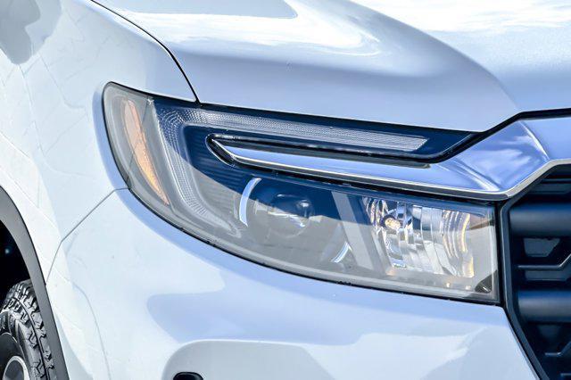 new 2025 Honda Ridgeline car, priced at $43,481