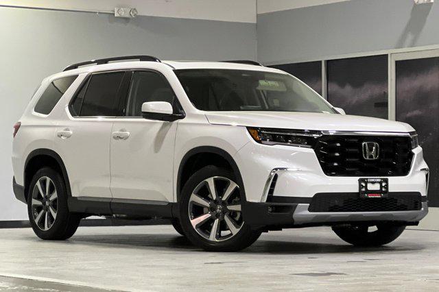 new 2025 Honda Pilot car, priced at $51,450