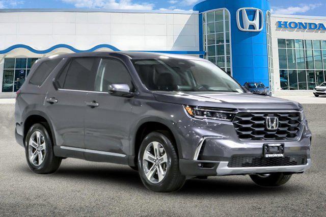 new 2025 Honda Pilot car, priced at $43,391