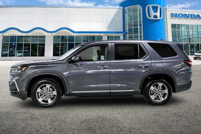 new 2025 Honda Pilot car, priced at $43,391