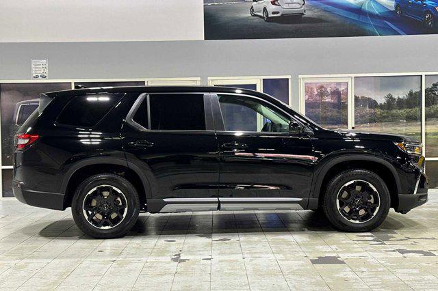 new 2025 Honda Pilot car, priced at $49,195