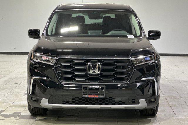 new 2025 Honda Pilot car, priced at $49,195