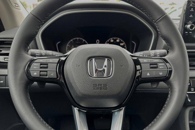 new 2025 Honda Pilot car, priced at $50,351