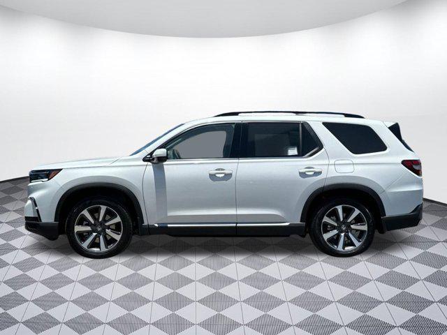 new 2025 Honda Pilot car, priced at $52,101