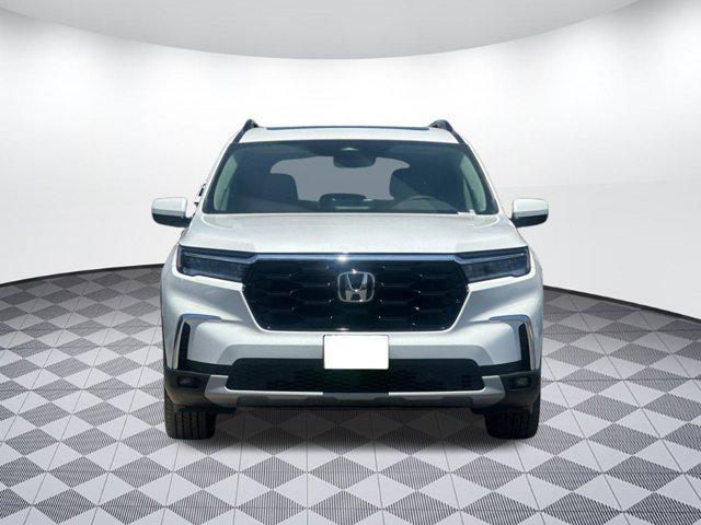 new 2025 Honda Pilot car, priced at $52,101