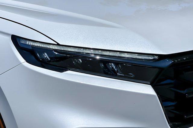 new 2026 Honda CR-V Hybrid car, priced at $40,451