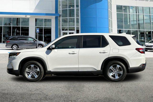 new 2025 Honda Pilot car, priced at $44,581