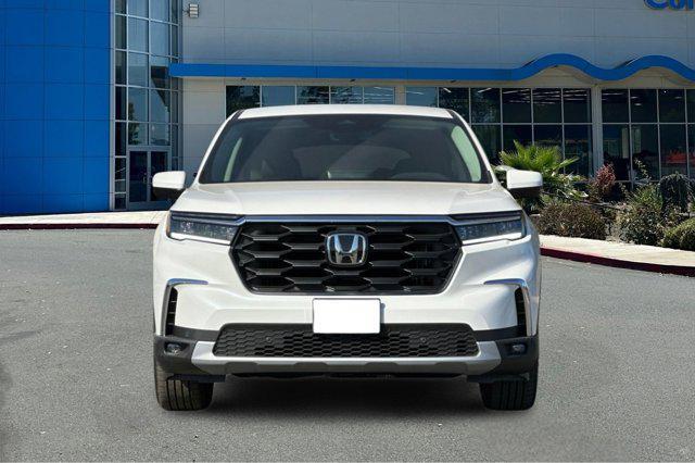 new 2025 Honda Pilot car, priced at $44,581