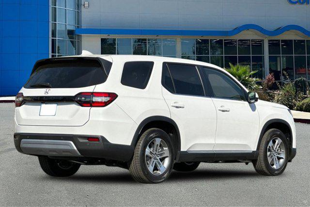new 2025 Honda Pilot car, priced at $44,581