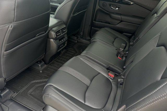 new 2025 Honda Pilot car, priced at $44,581